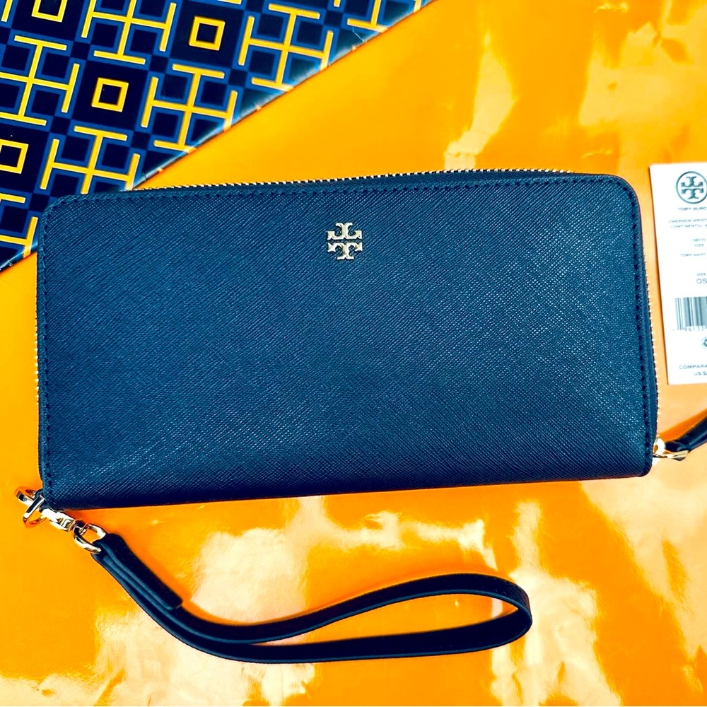 NWT Tory Burch Emerson Continental Wallet Wristlet Navy Leather Shiny Hardware